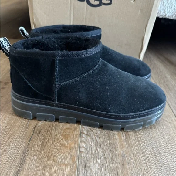 UGG Classic Mini Clear - Picture 4 of 8